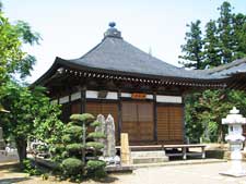 境内薬師堂